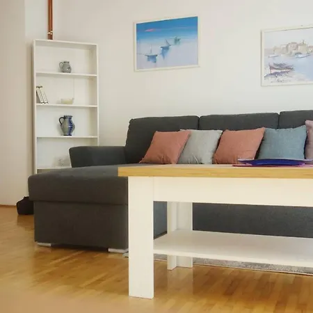 Apartment Gulici *